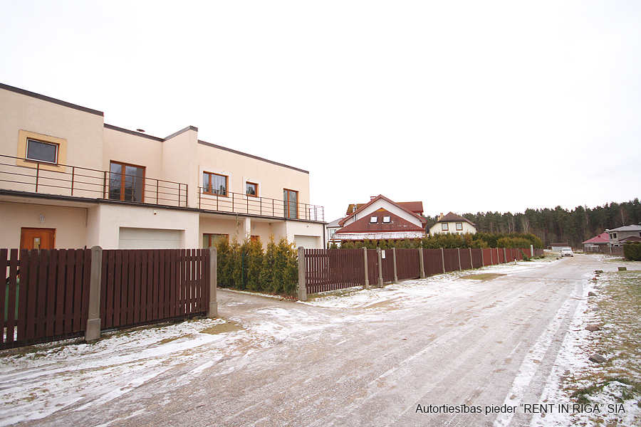 House for rent, Kadiķu street - Image 1
