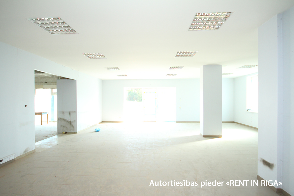 Iznomā tirdzniecības telpas, Siguldas šoseja - Attēls 1
