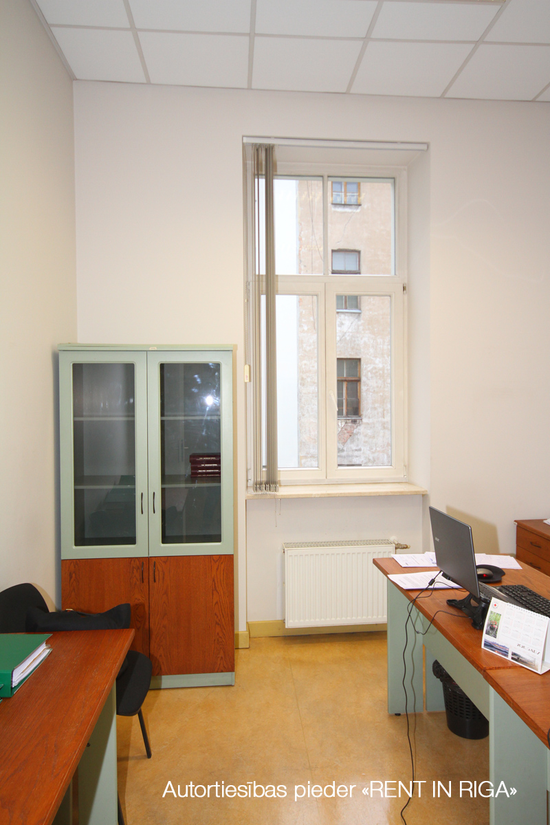 Office for rent, Aspāzijas bulvāris street - Image 1