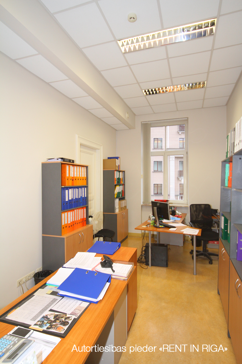 Office for rent, Aspāzijas bulvāris street - Image 1