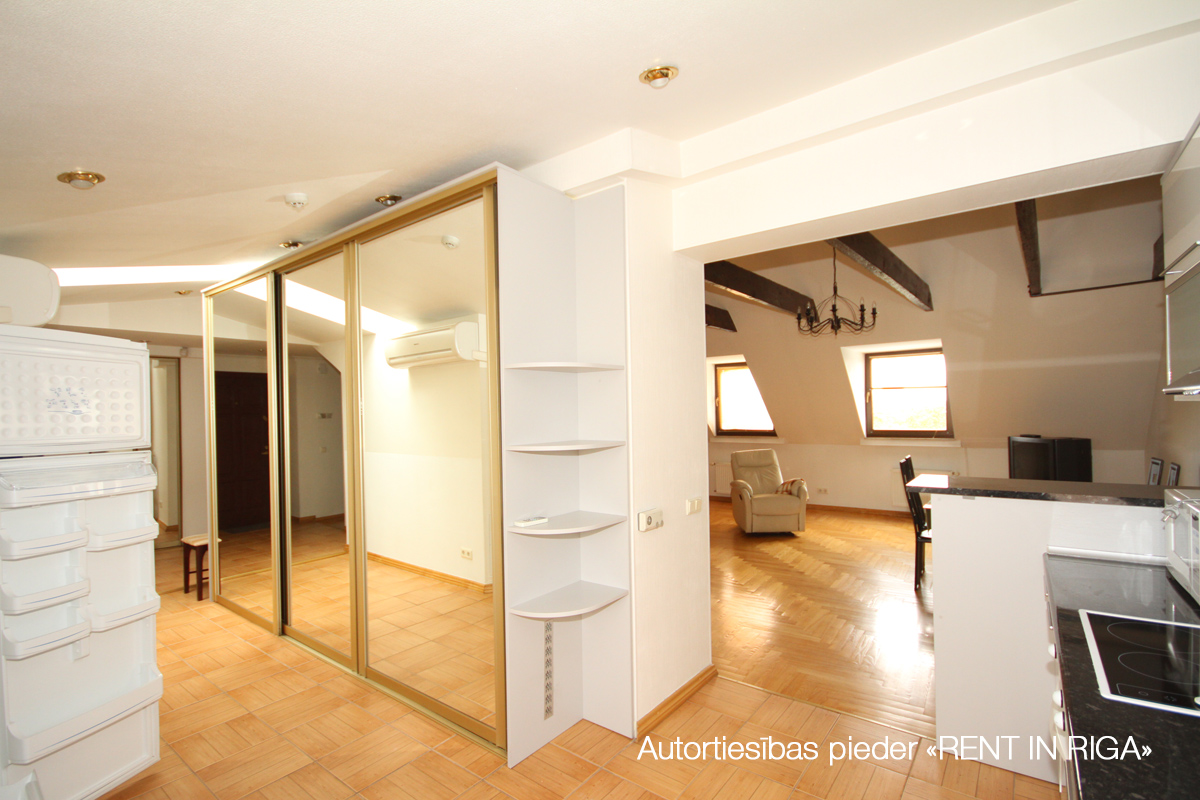 Apartment for rent, Raiņa bulvaris street 3 - Image 1