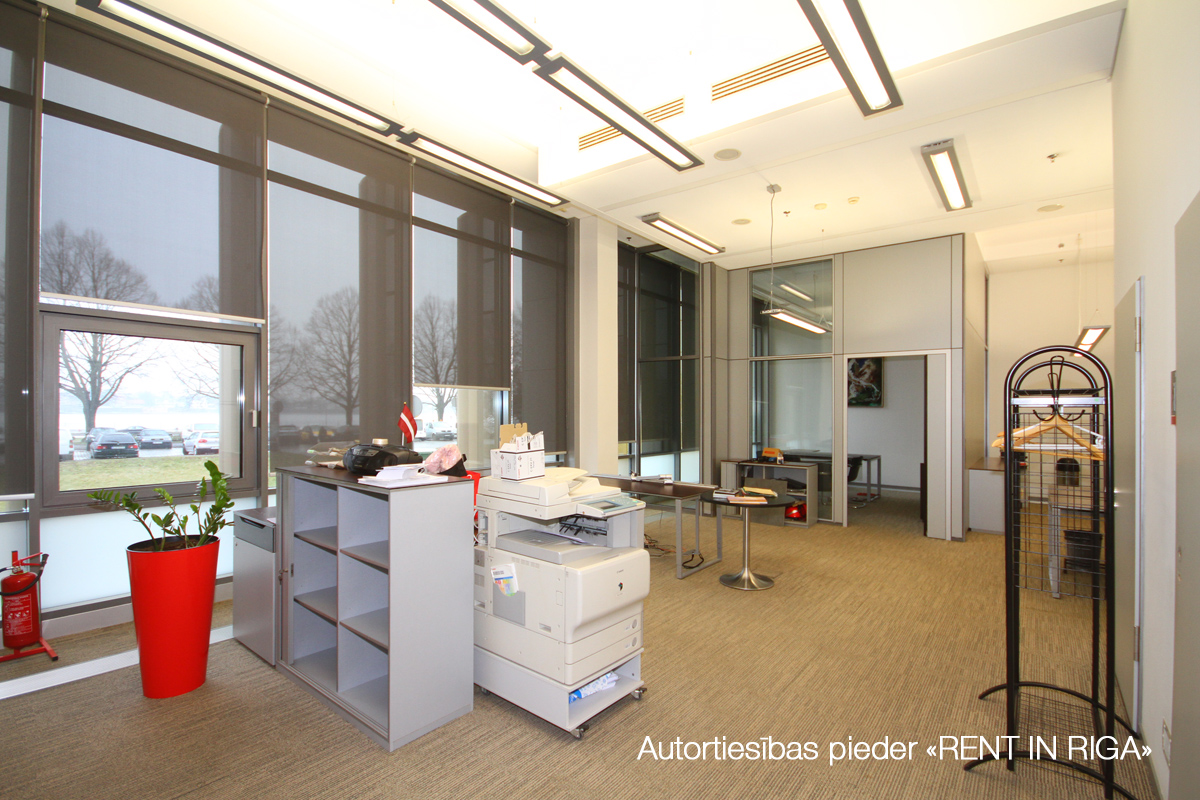 Office for rent, Republikas laukums street - Image 1