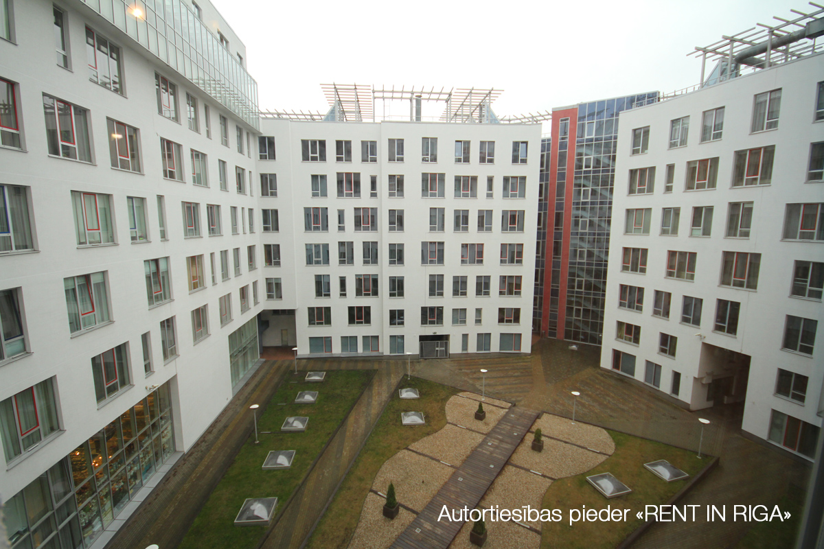 Apartment for rent, Republikas laukums street 3 - Image 1