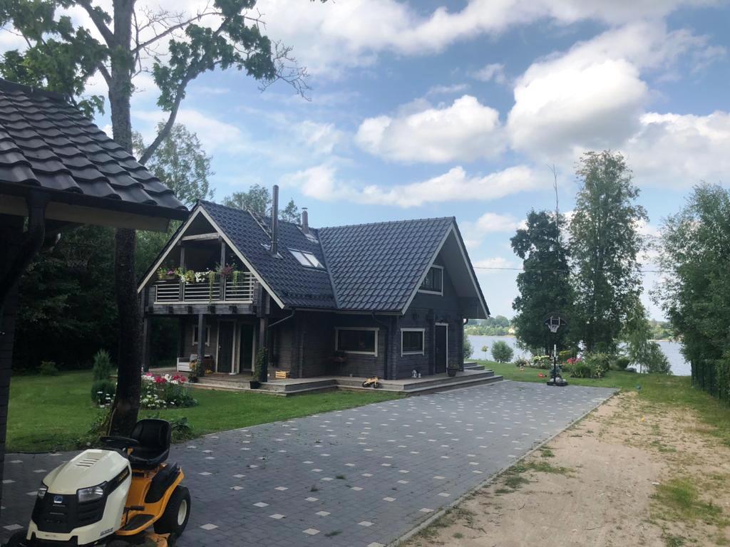 Pārdod māju, Zvejnieki - Attēls 1