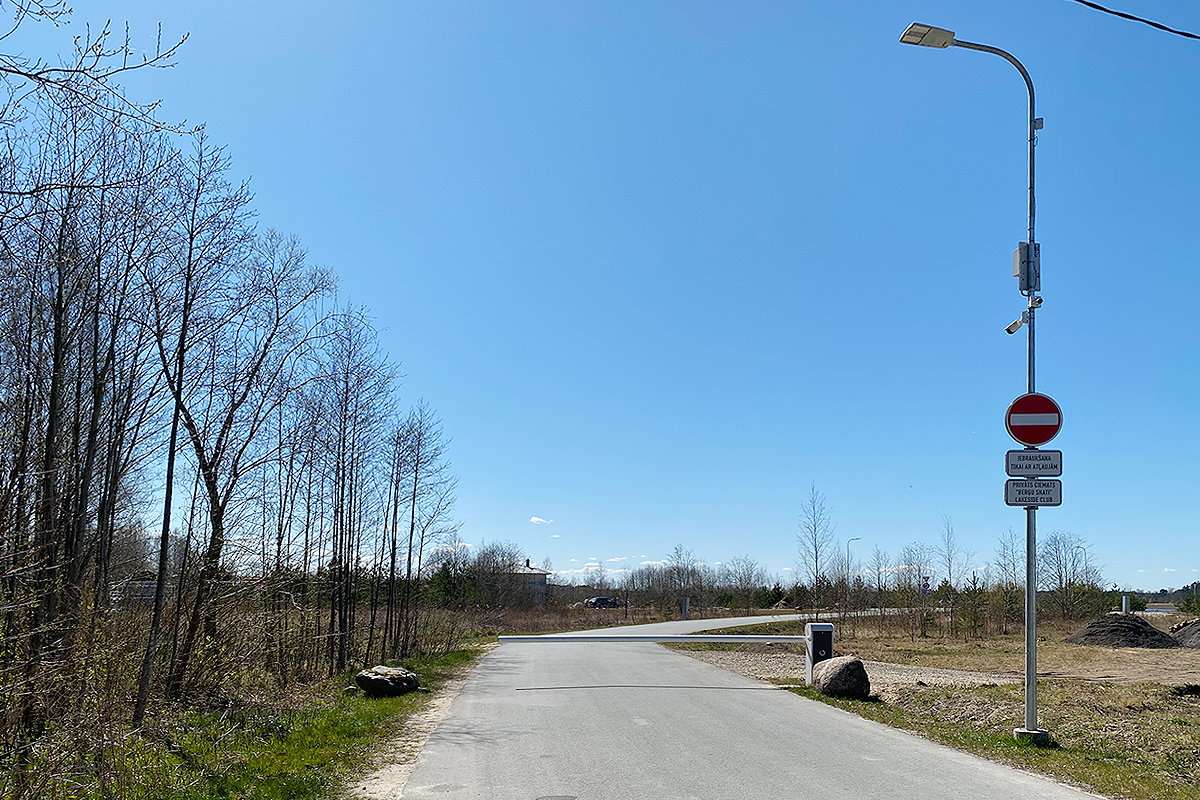 Pārdod zemi, Promenādes iela - Attēls 1