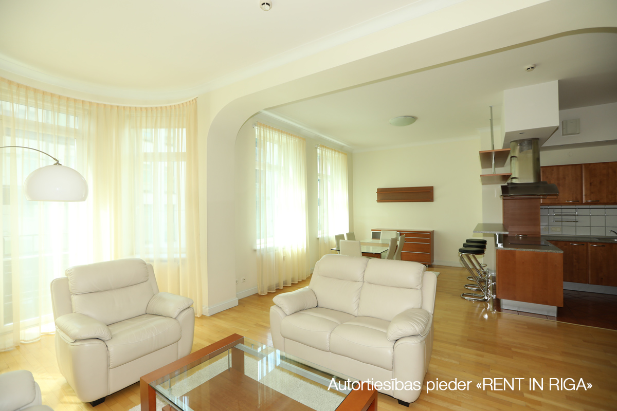 Apartment for rent, Dzirnavu street 37 - Image 1