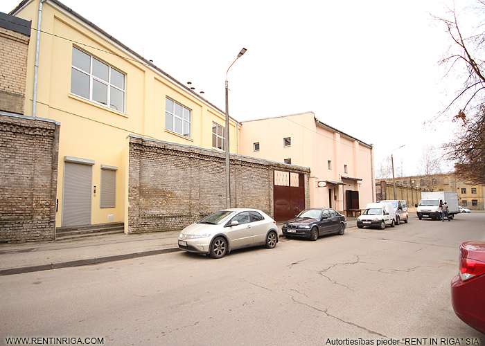 Property building for sale, Barona street - Image 1