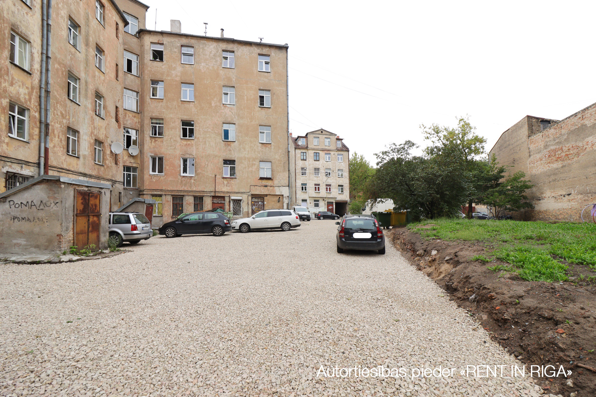 Iznomā tirdzniecības telpas, Daugavpils iela - Attēls 1