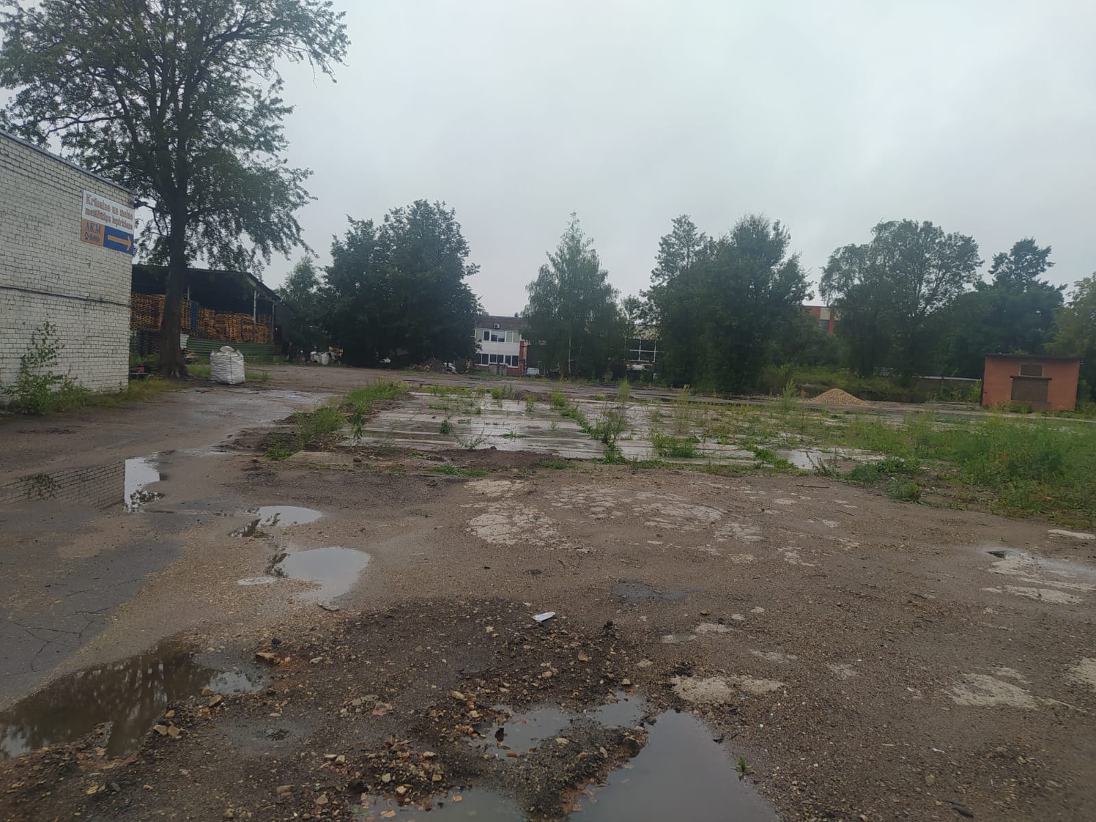 Iznomā noliktavu, Krustpils iela - Attēls 1