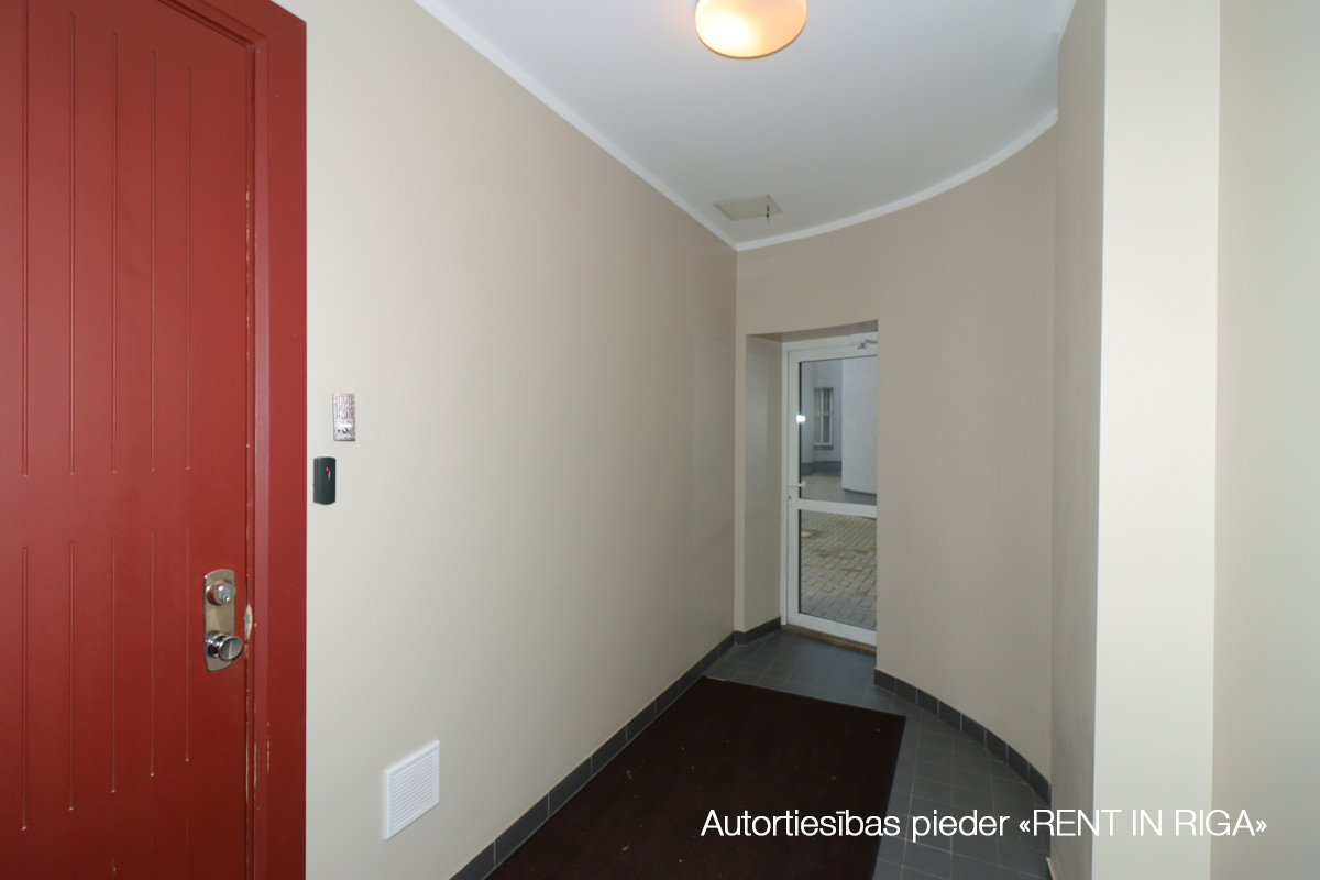 Office for rent, Akas street - Image 1