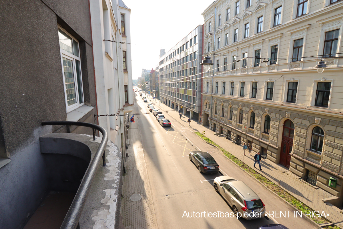 Apartment for rent, Skolas street 30 - Image 1