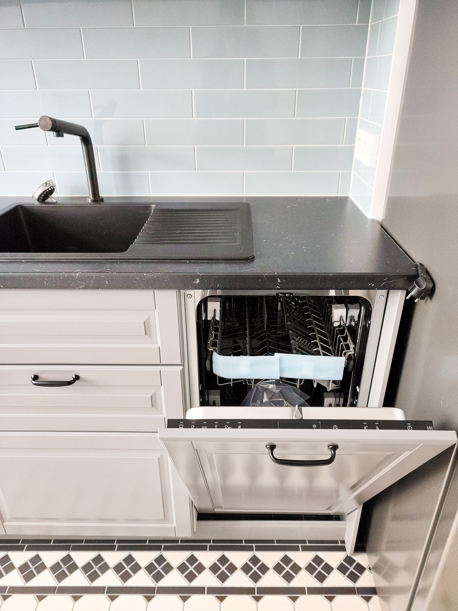 Izīrē dzīvokli, Aristida Briāna iela 18 - Attēls 1