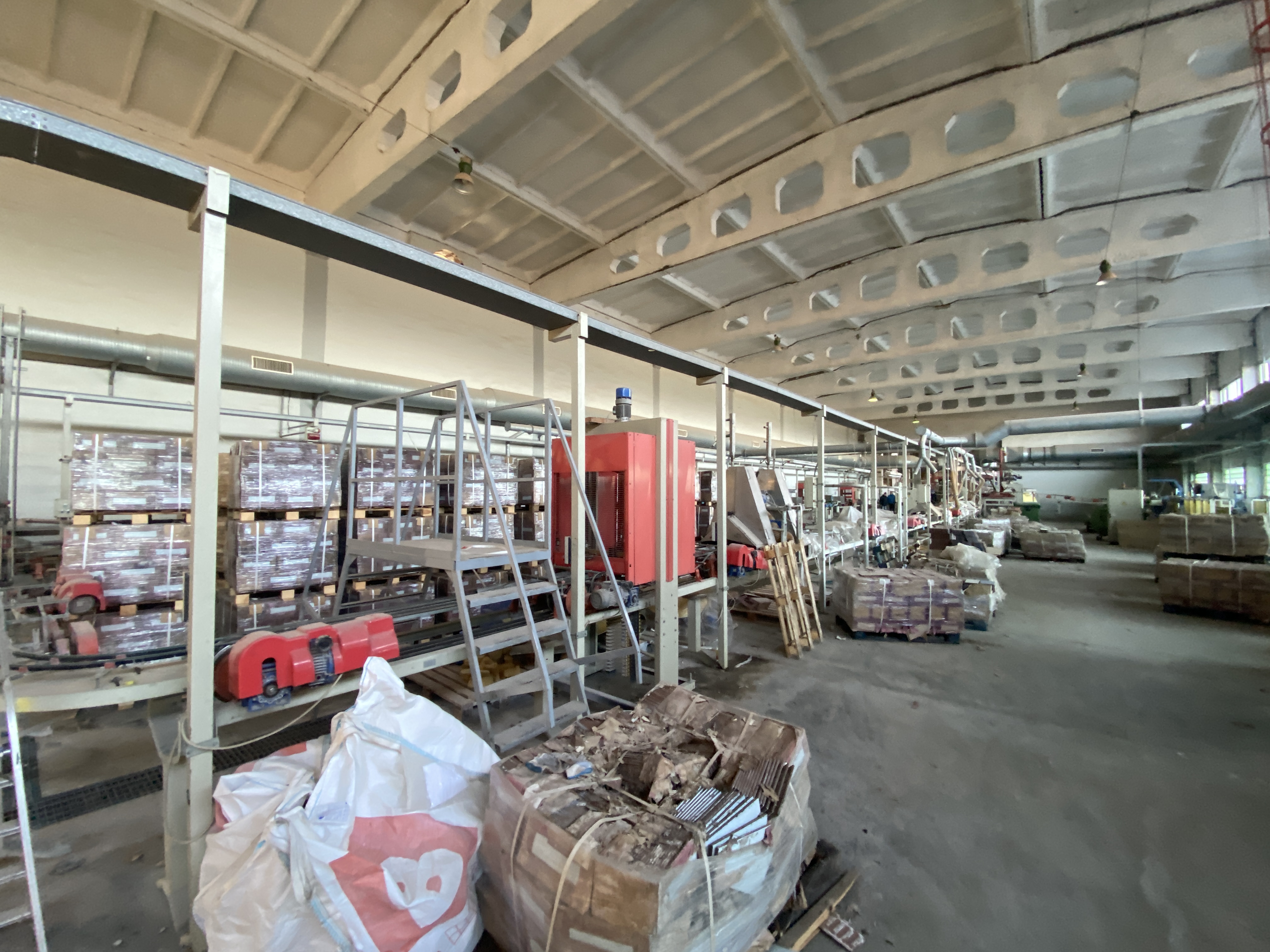 Warehouse for rent, Emburga - Image 1