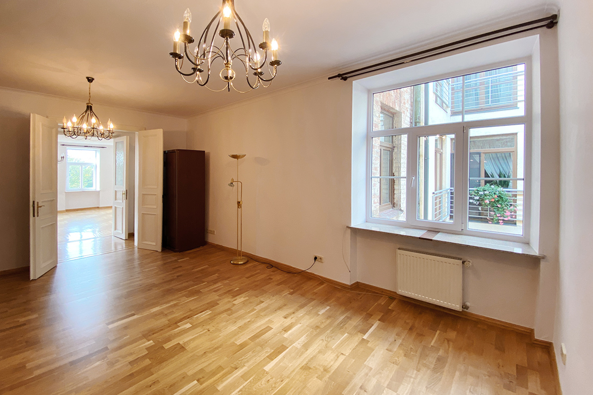 Apartment for sale, Raiņa bulvāris 3 - Image 1