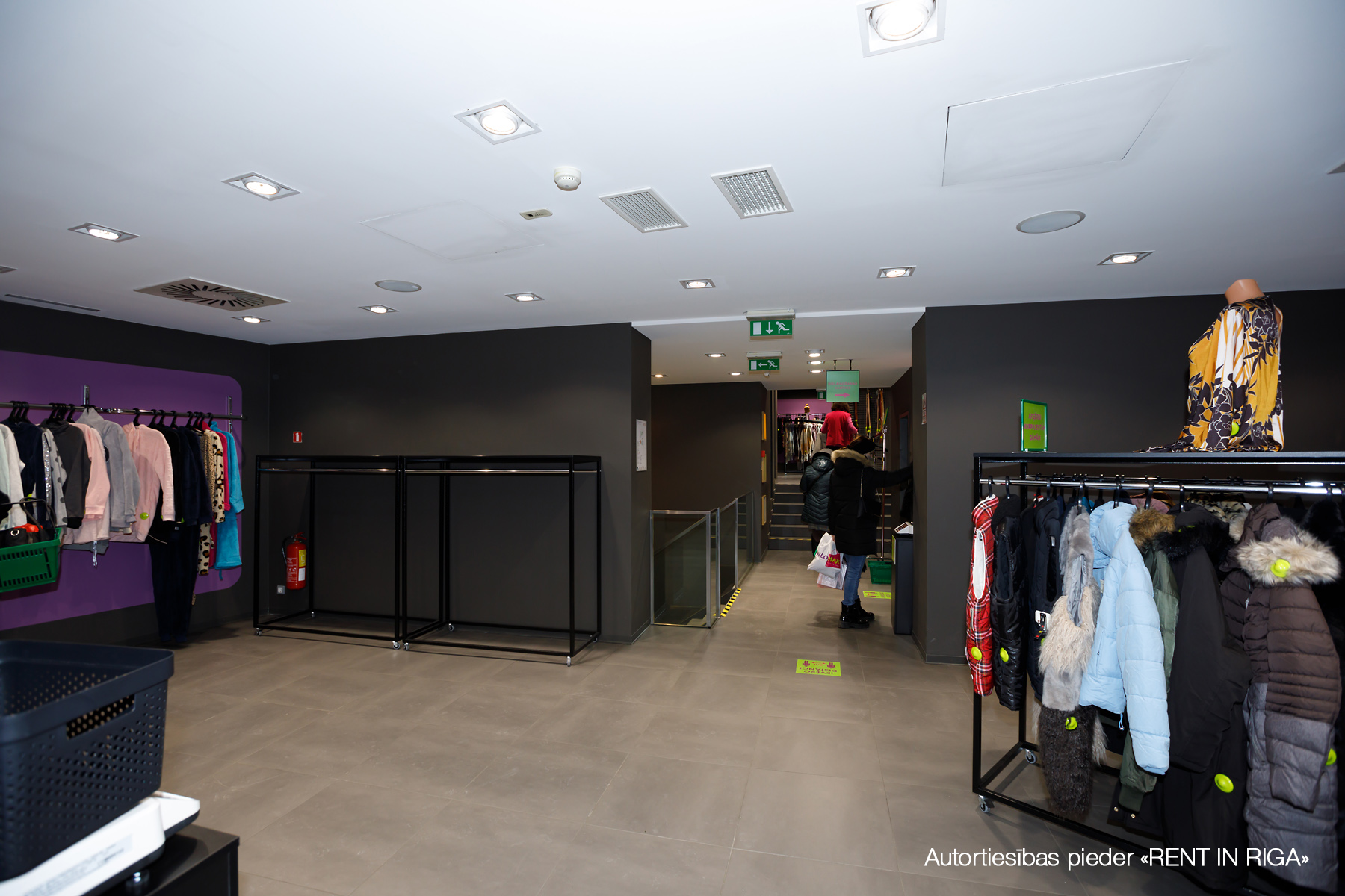 Retail premises for sale, Barona street - Image 1