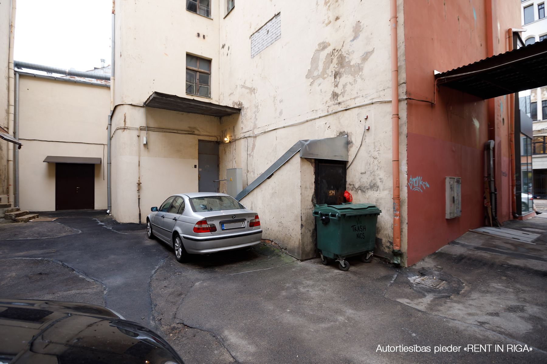 Retail premises for sale, Barona street - Image 1