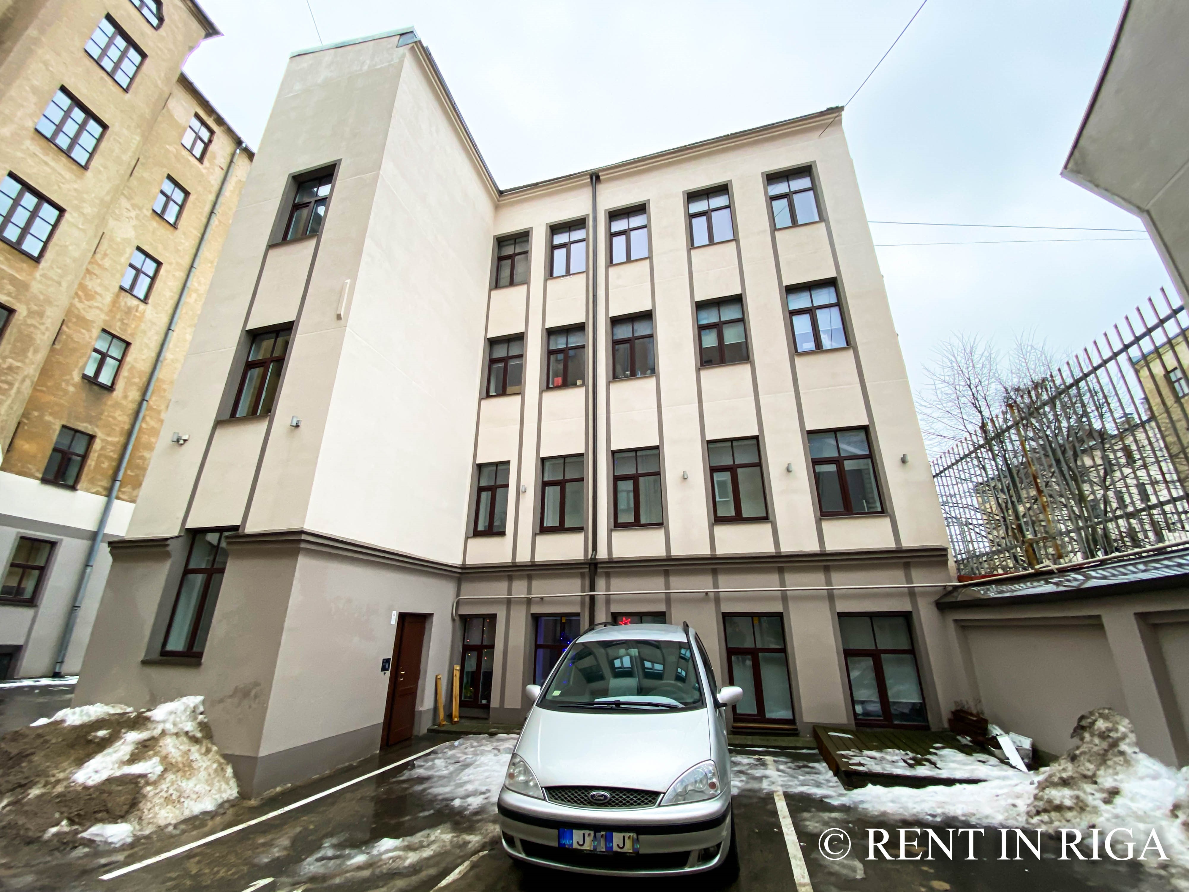 Pārdod dzīvokli, Čaka iela iela 84 - Attēls 1