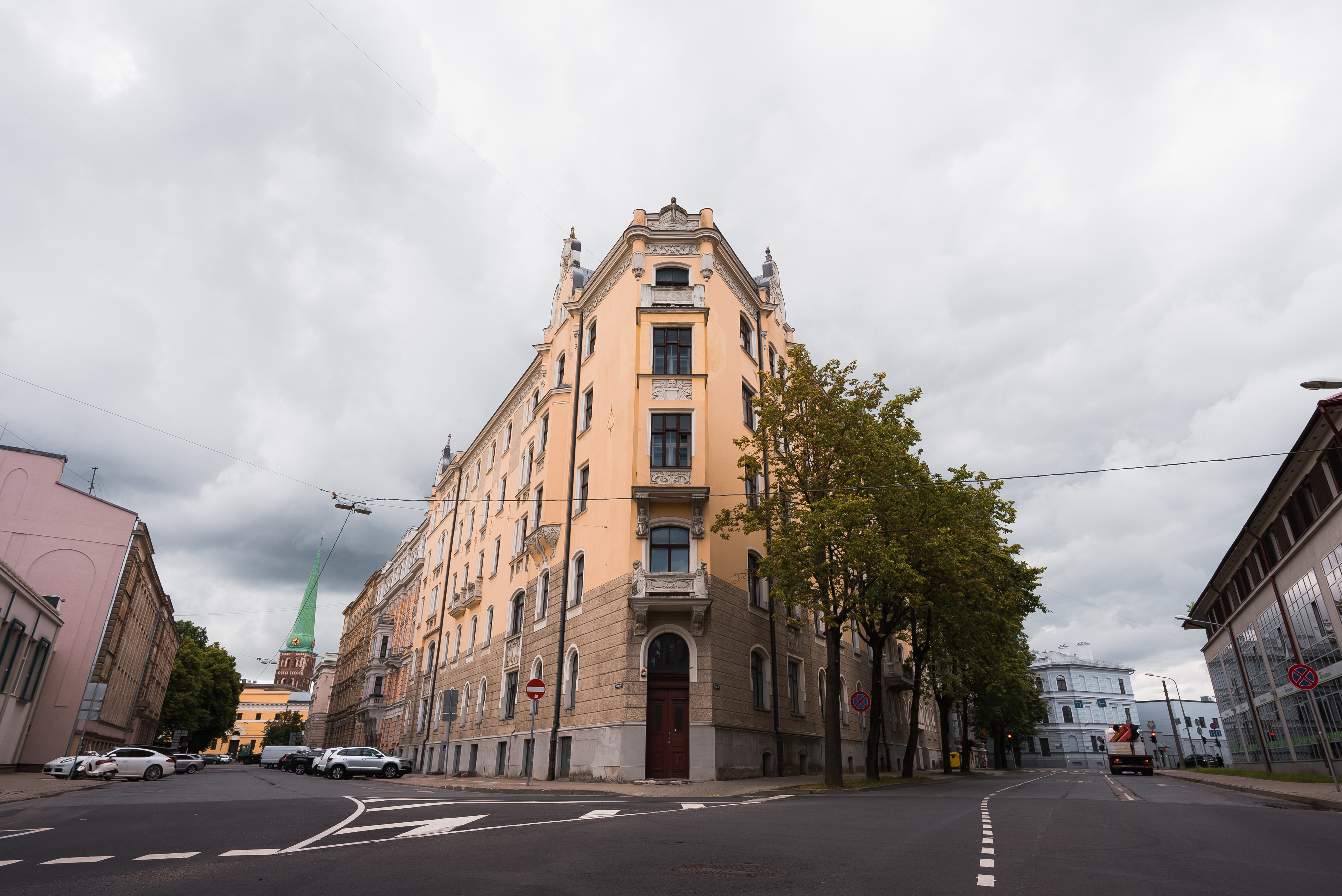 Property building for sale, Noliktavas street - Image 1