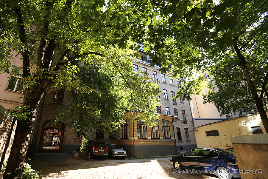 Apartment for rent, Dzirnavu street 60A - Image 1