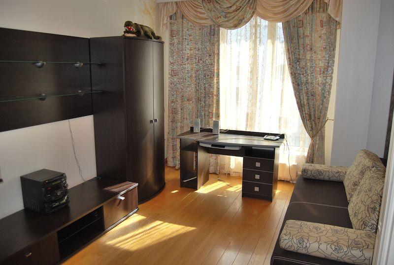 Apartment for rent, Republikas laukums street 3 - Image 1