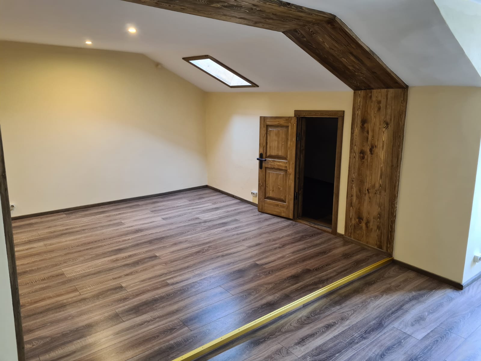 Izīrē dzīvokli, Čaka iela 99 - Attēls 1