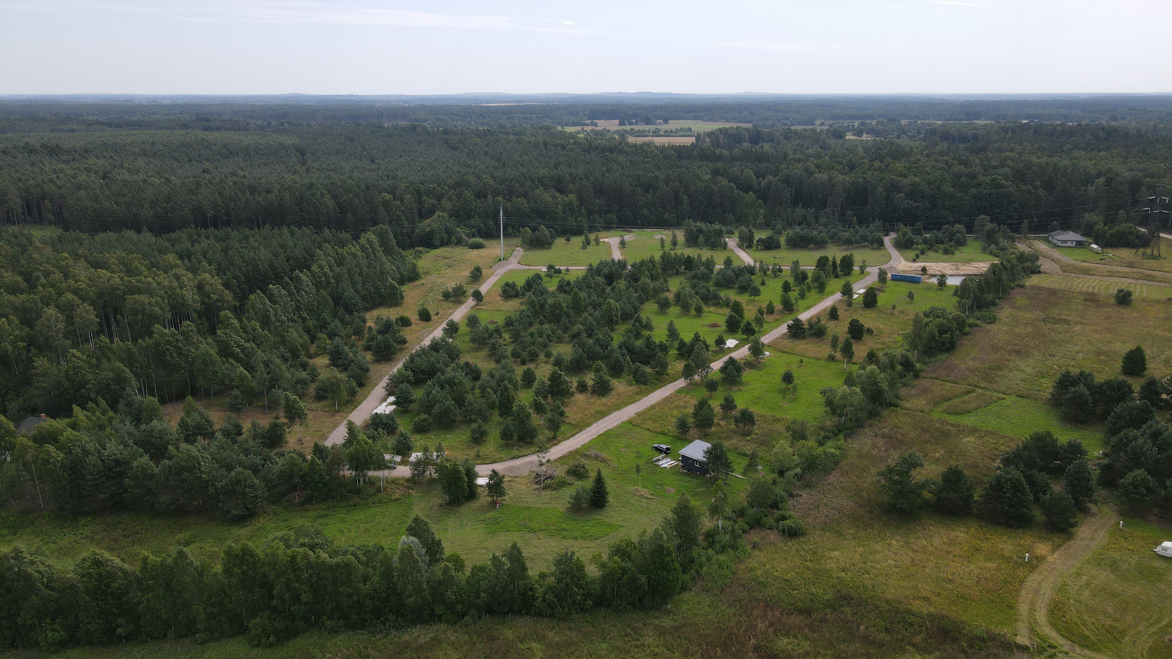 Pārdod zemi, Taureņu iela - Attēls 1