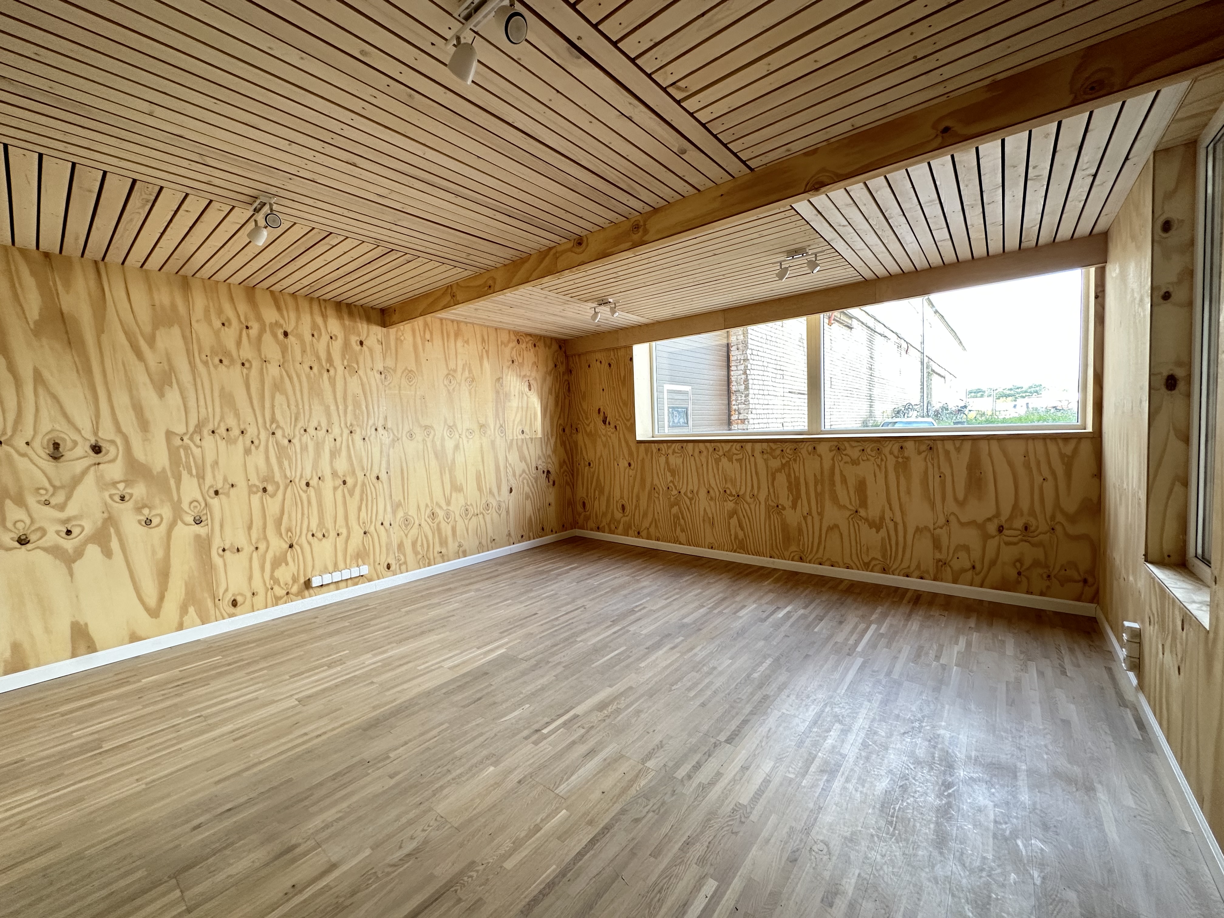 Iznomā ražošanas telpas, Brīvības gatve iela - Attēls 1