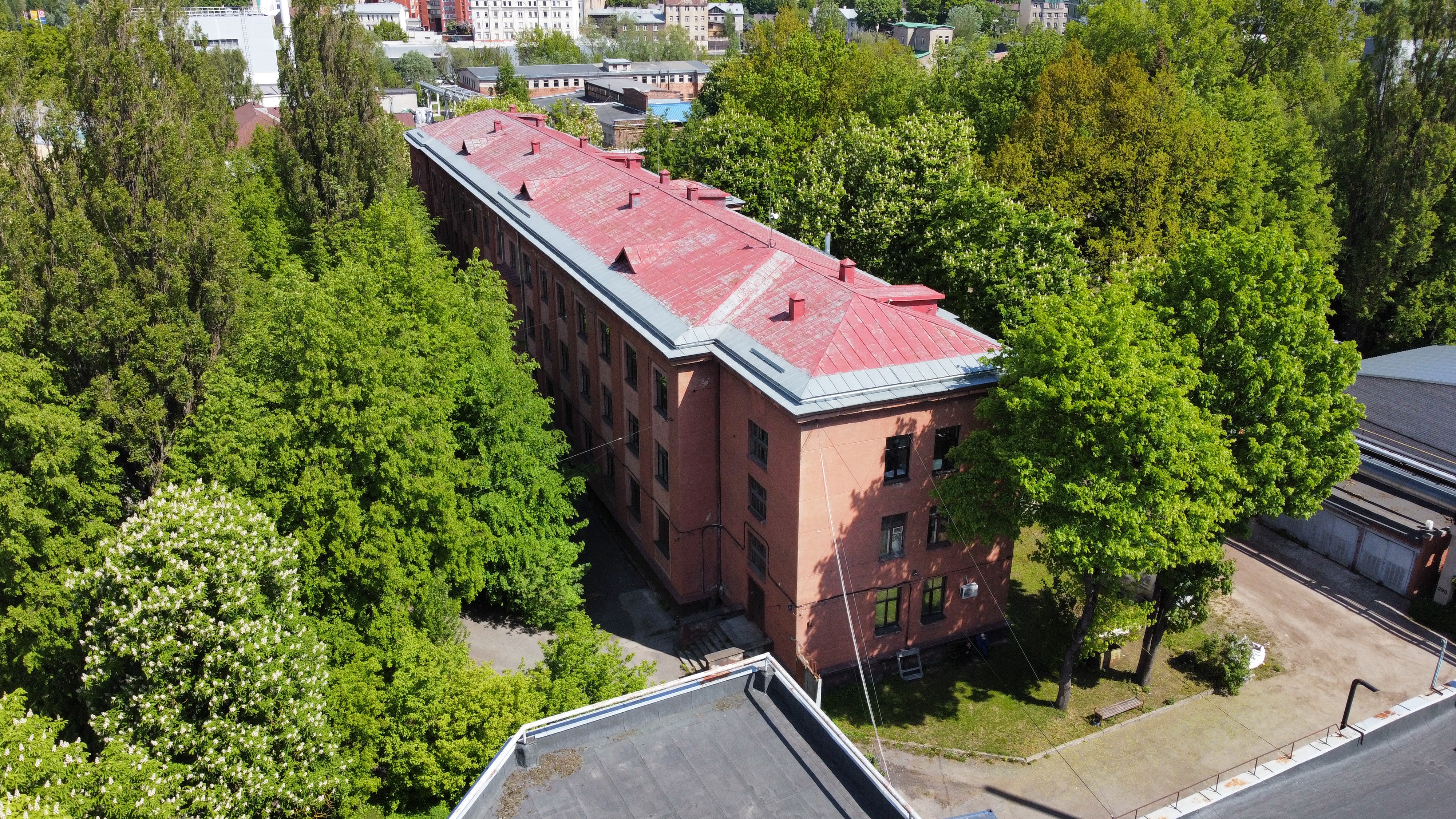 Property building for rent, Ganību dambis - Image 1