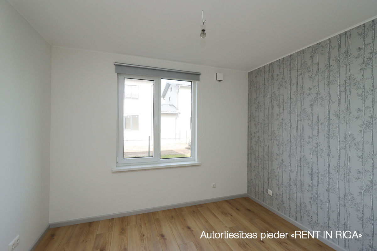 Izīrē māju, Lielā iela - Attēls 1