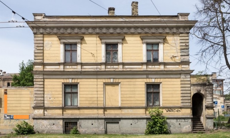 Property building for sale, Briāna street - Image 1