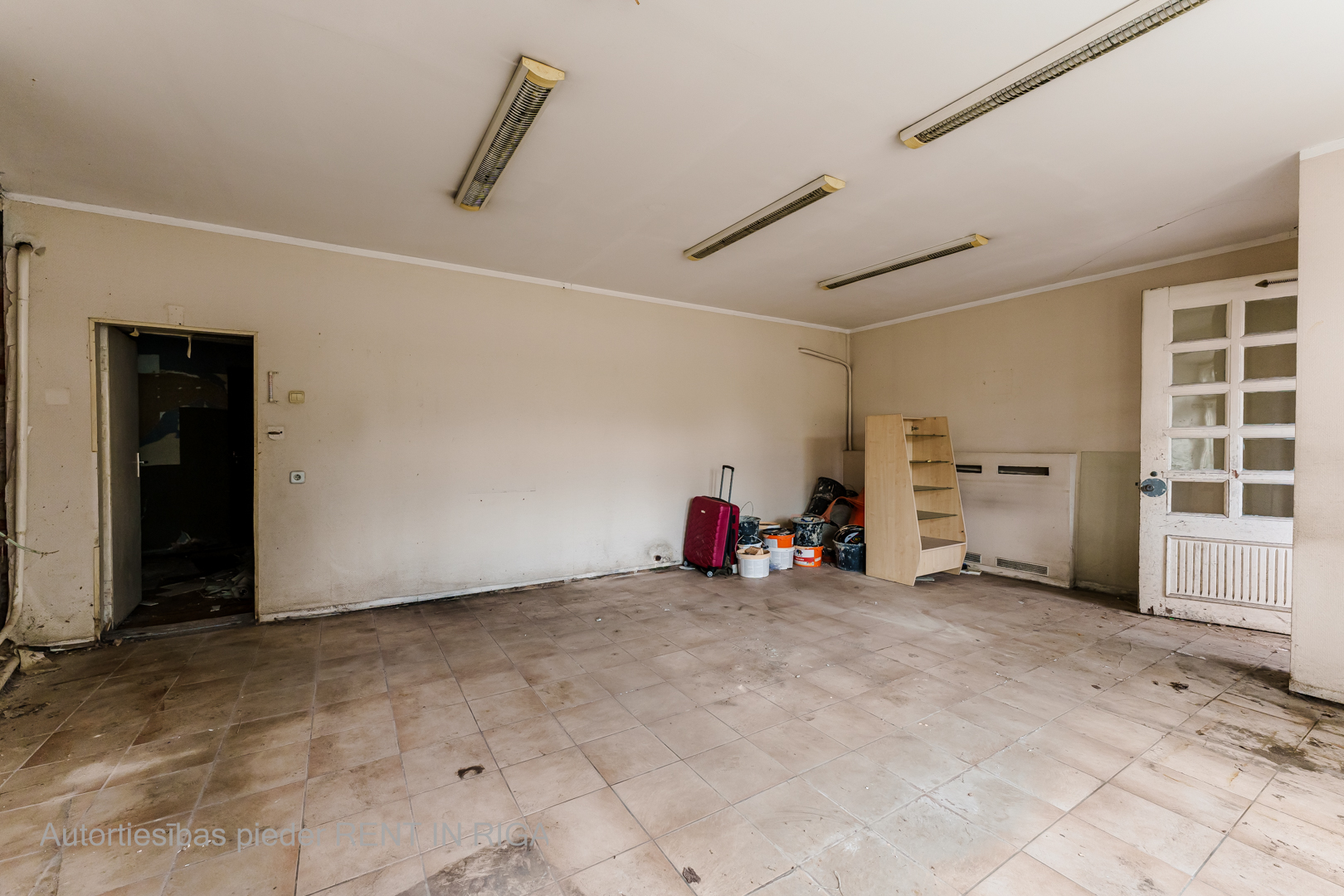 Retail premises for rent, Duntes street - Image 1