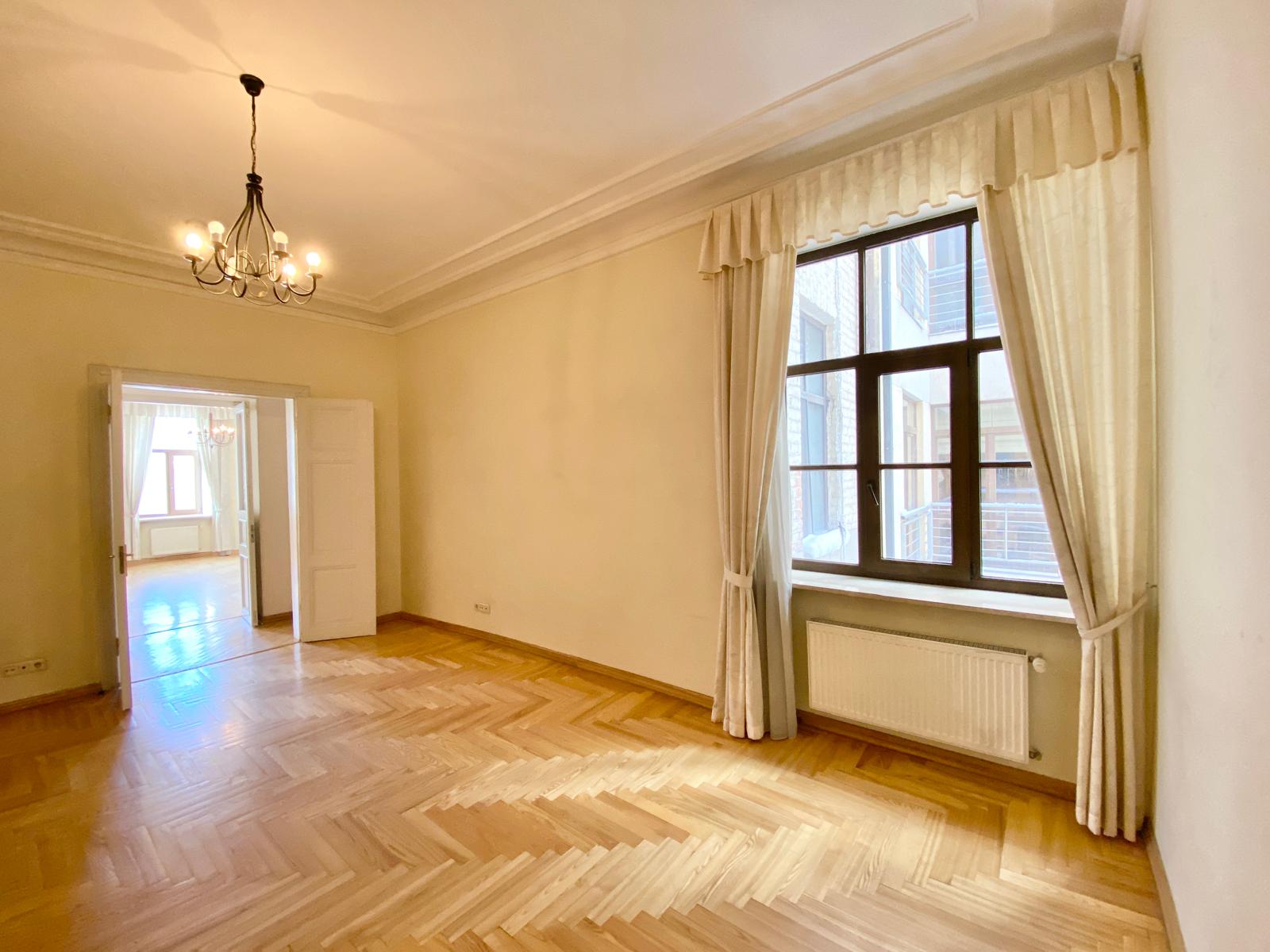 Apartment for sale, Raiņa bulvāris 3 - Image 1