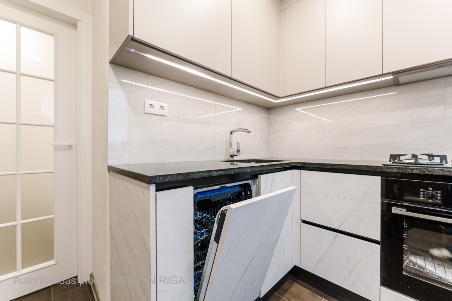 Apartment for rent, Varavīksnes Gatve street 18 - Image 1