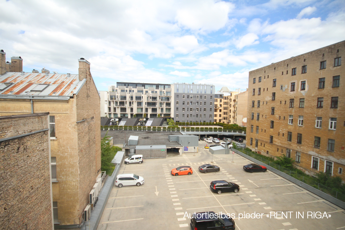 Property building for sale, Krišjāņa Barona street - Image 1