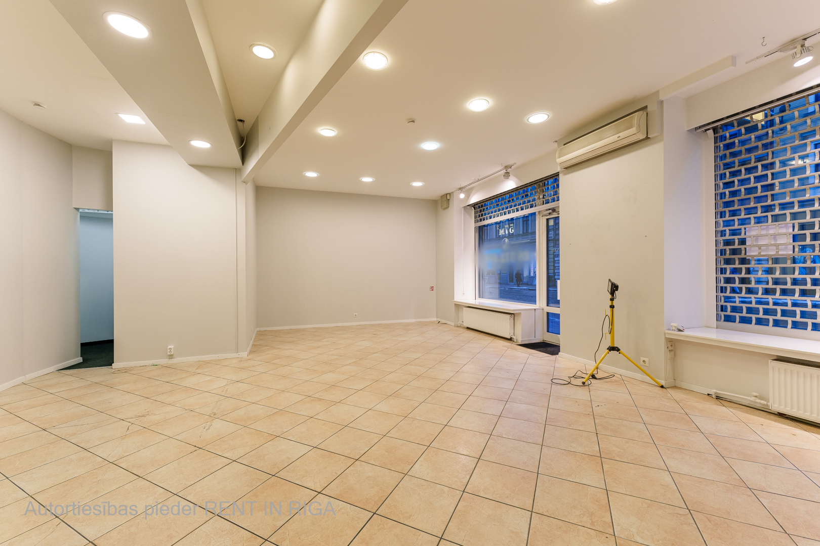 Retail premises for rent, Barona street - Image 1