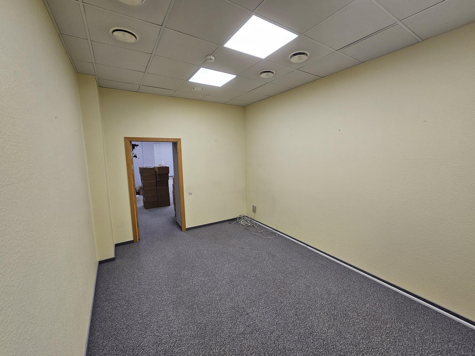 Office for rent, Citadeles street - Image 1