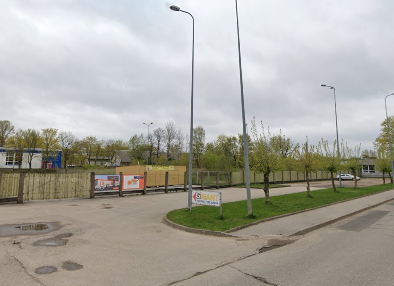 Pārdod zemi, Dzelzceļu iela - Attēls 1