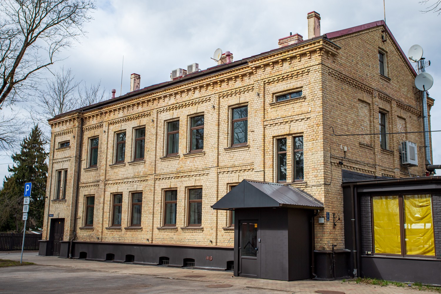 Property building for sale, Spāres street - Image 1