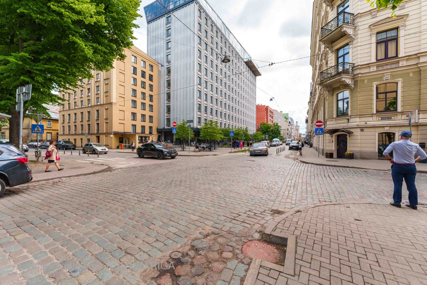 Apartment for rent, Dzirnavu street 31 - Image 1