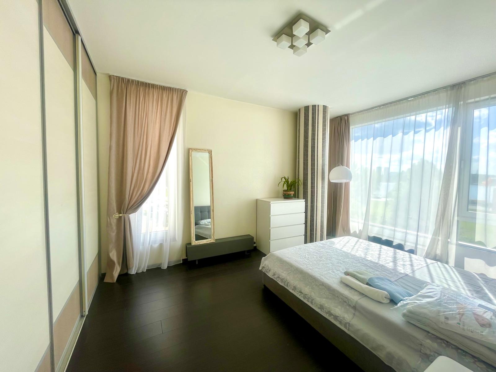 Apartment for rent, Republikas laukums street 3 - Image 1