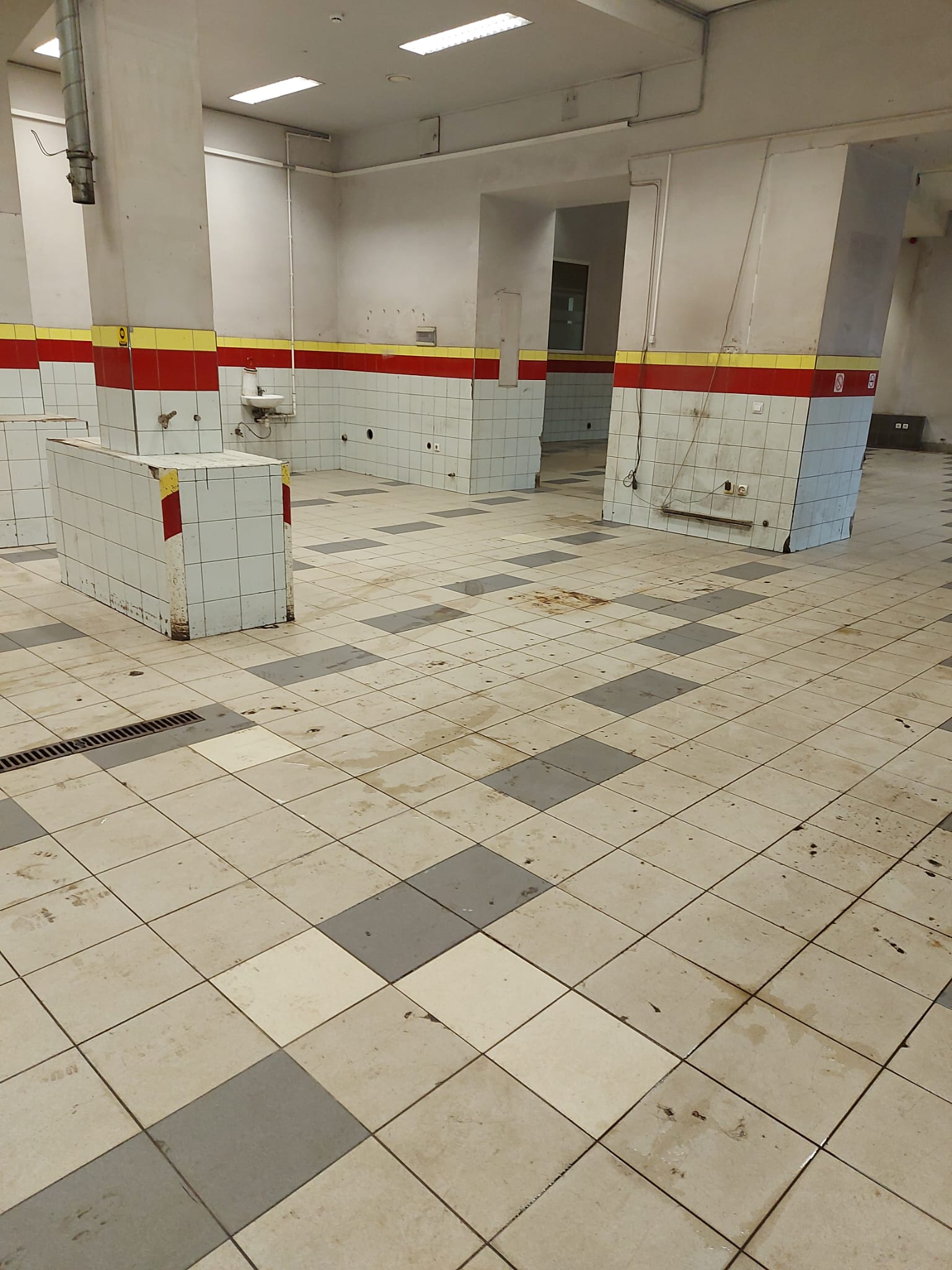 Iznomā noliktavu, Nometņu iela - Attēls 1