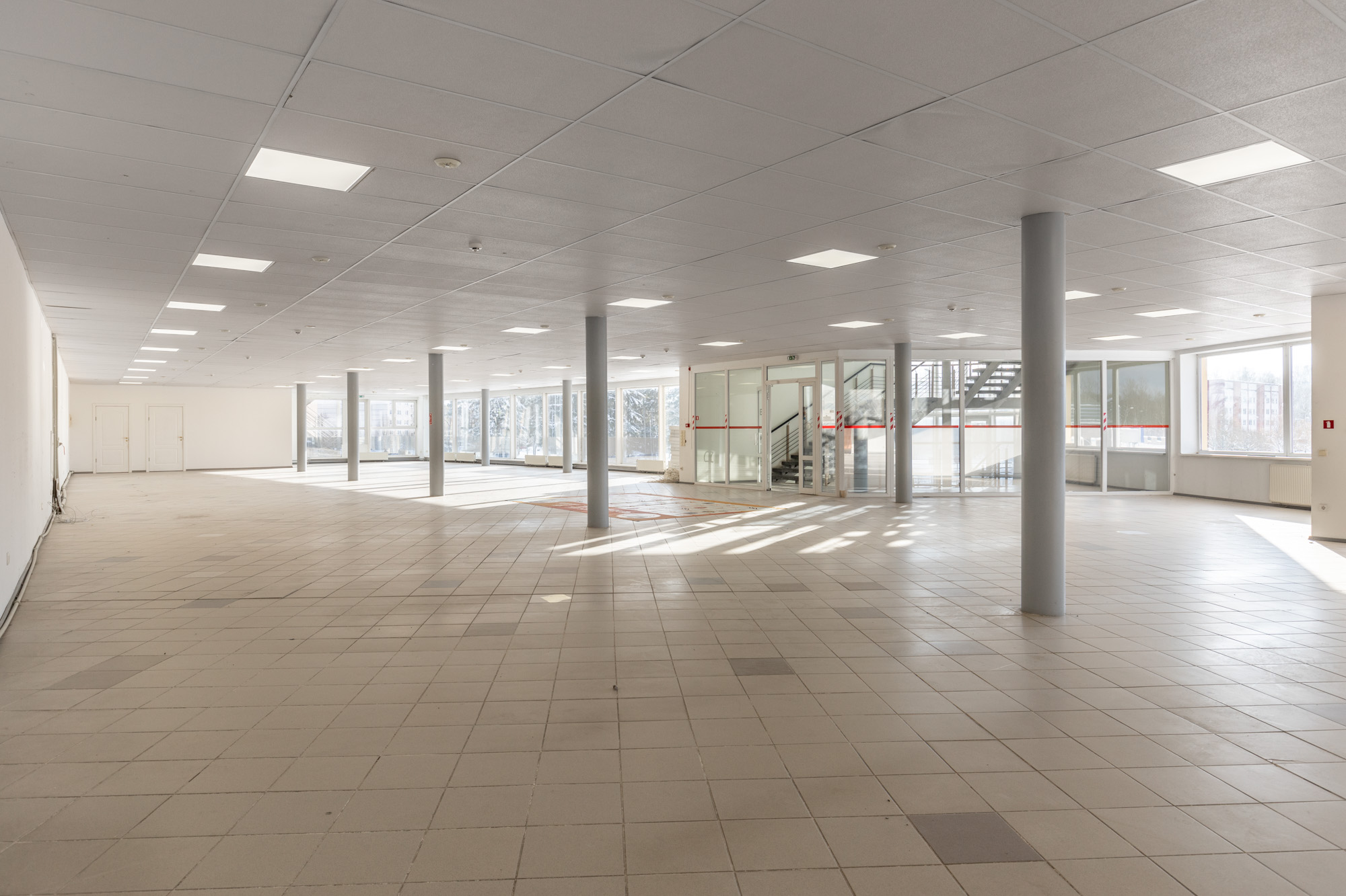 Iznomā tirdzniecības telpas, Gaismas iela - Attēls 1