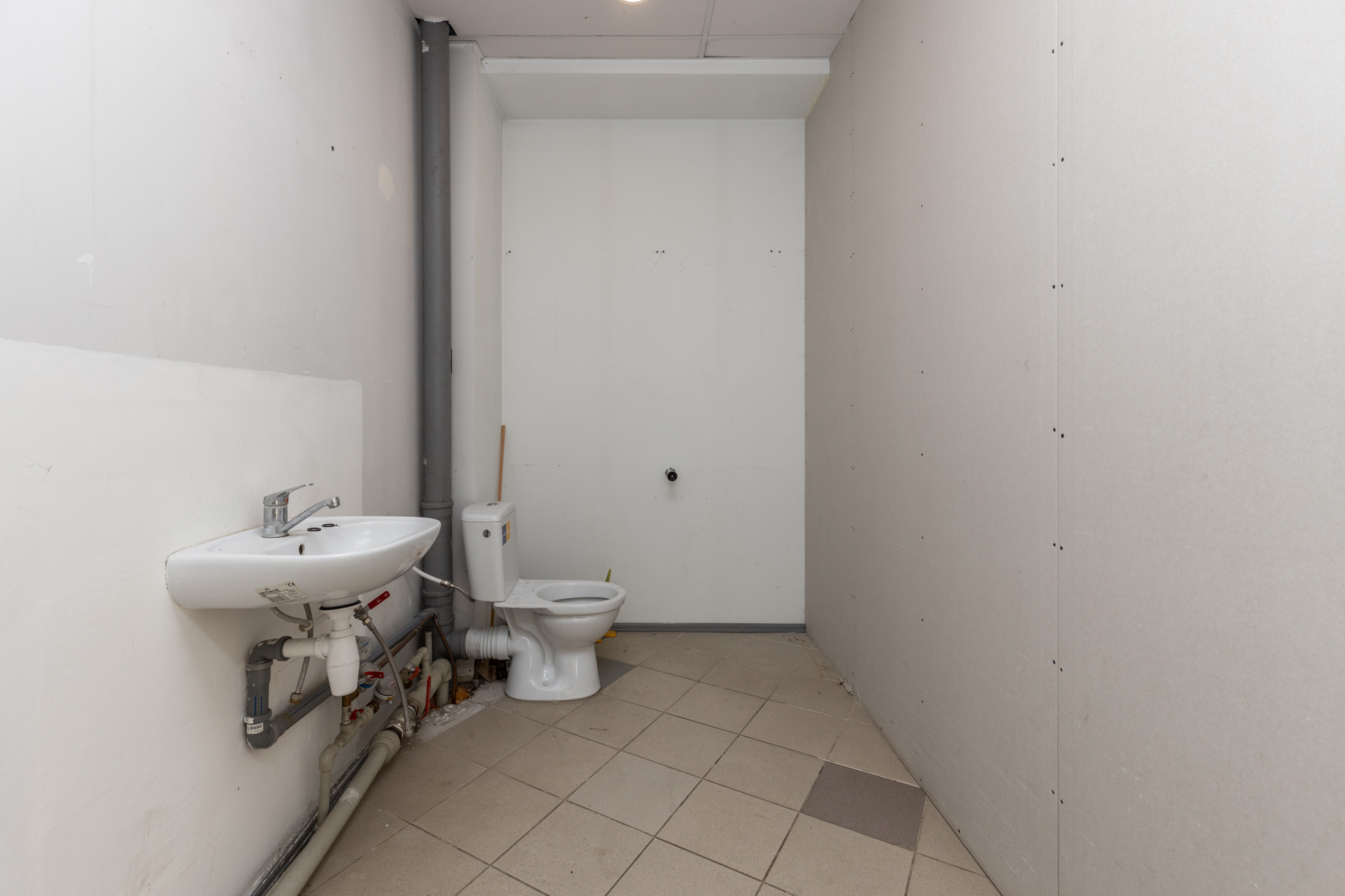 Iznomā tirdzniecības telpas, Gaismas iela - Attēls 1