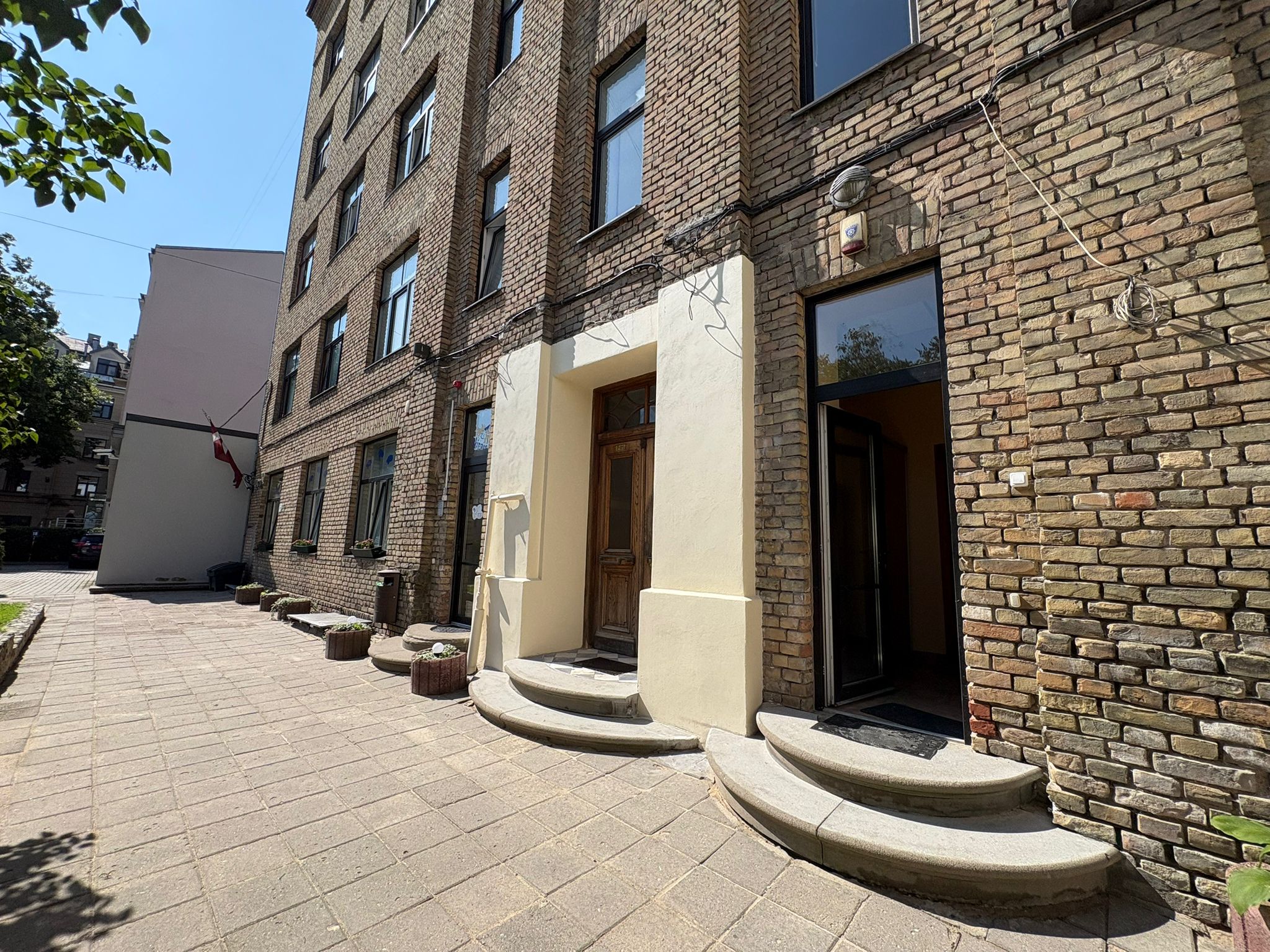 Office for rent, Dzirnavu street - Image 1