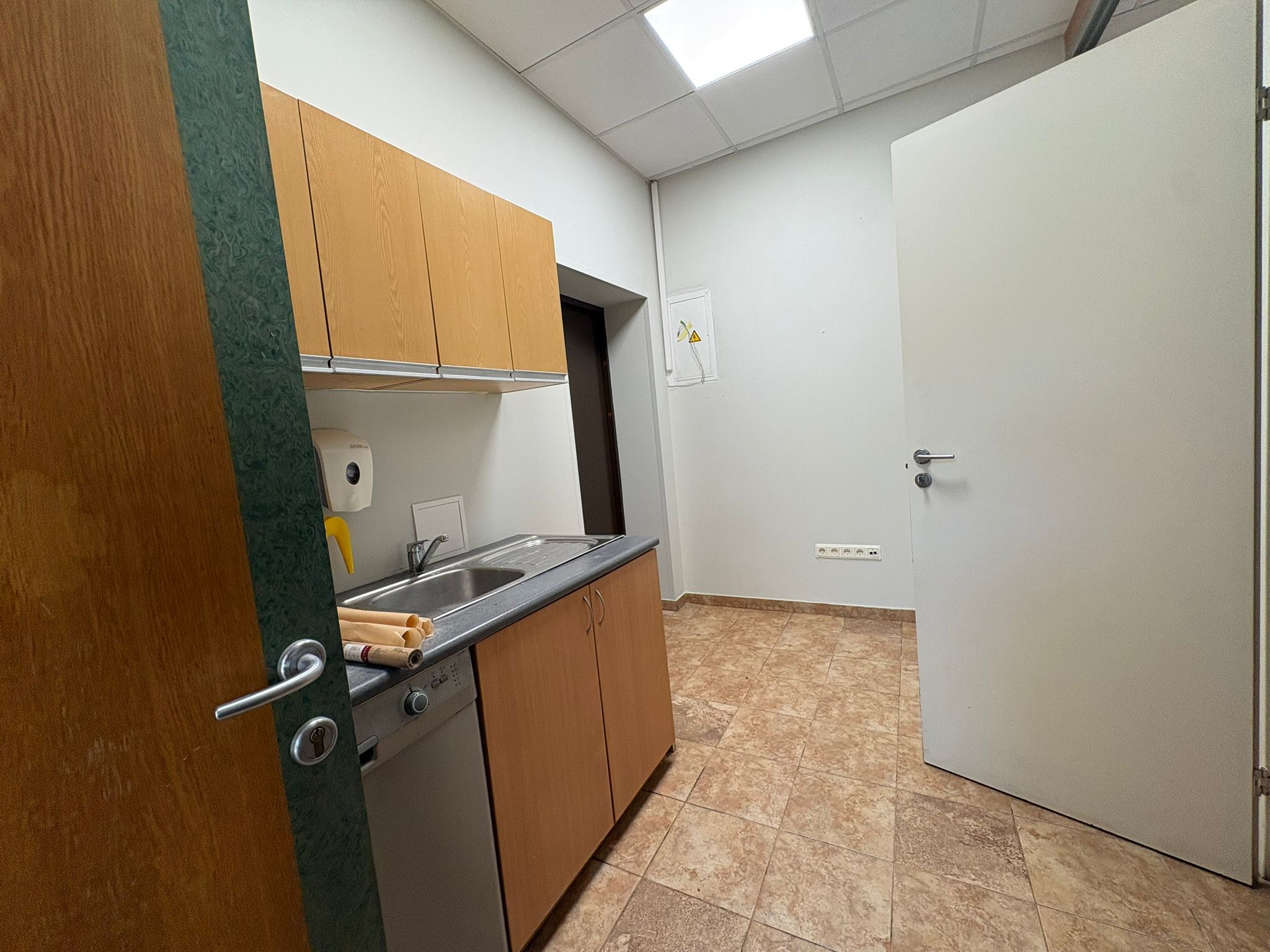 Office for rent, Dzirnavu street - Image 1