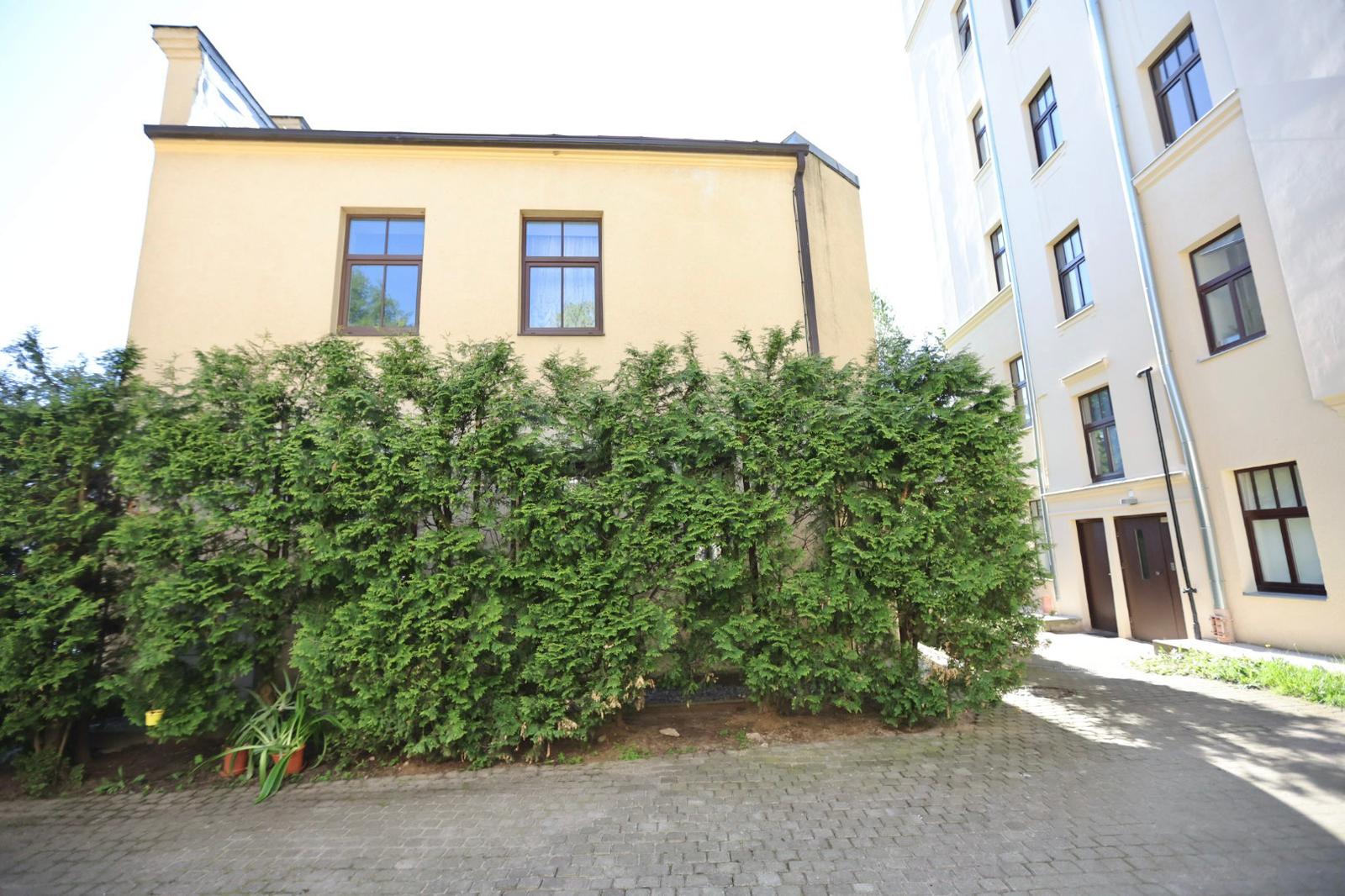 Pārdod māju, Ieroču iela - Attēls 1