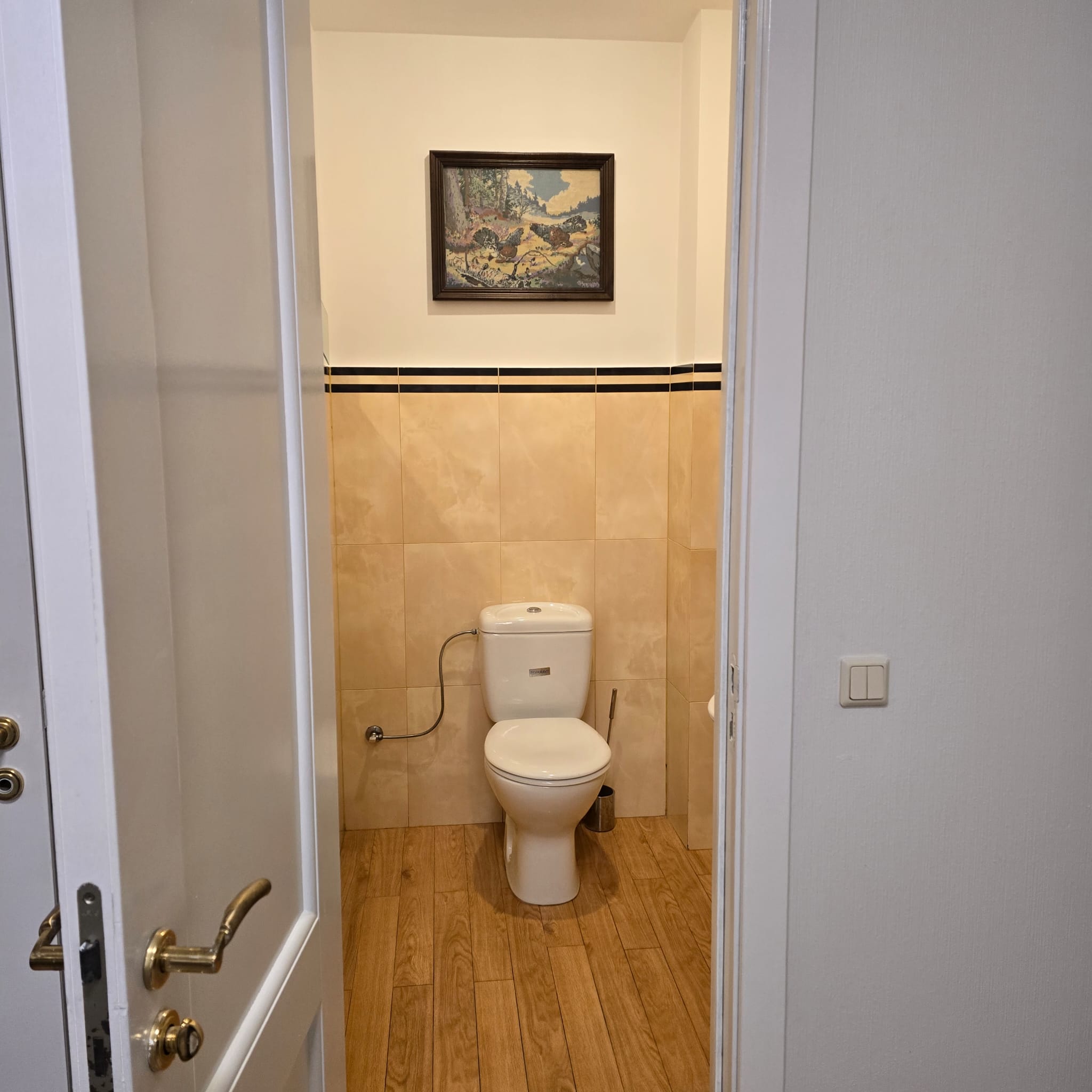 Pārdod māju, Ieroču iela - Attēls 1