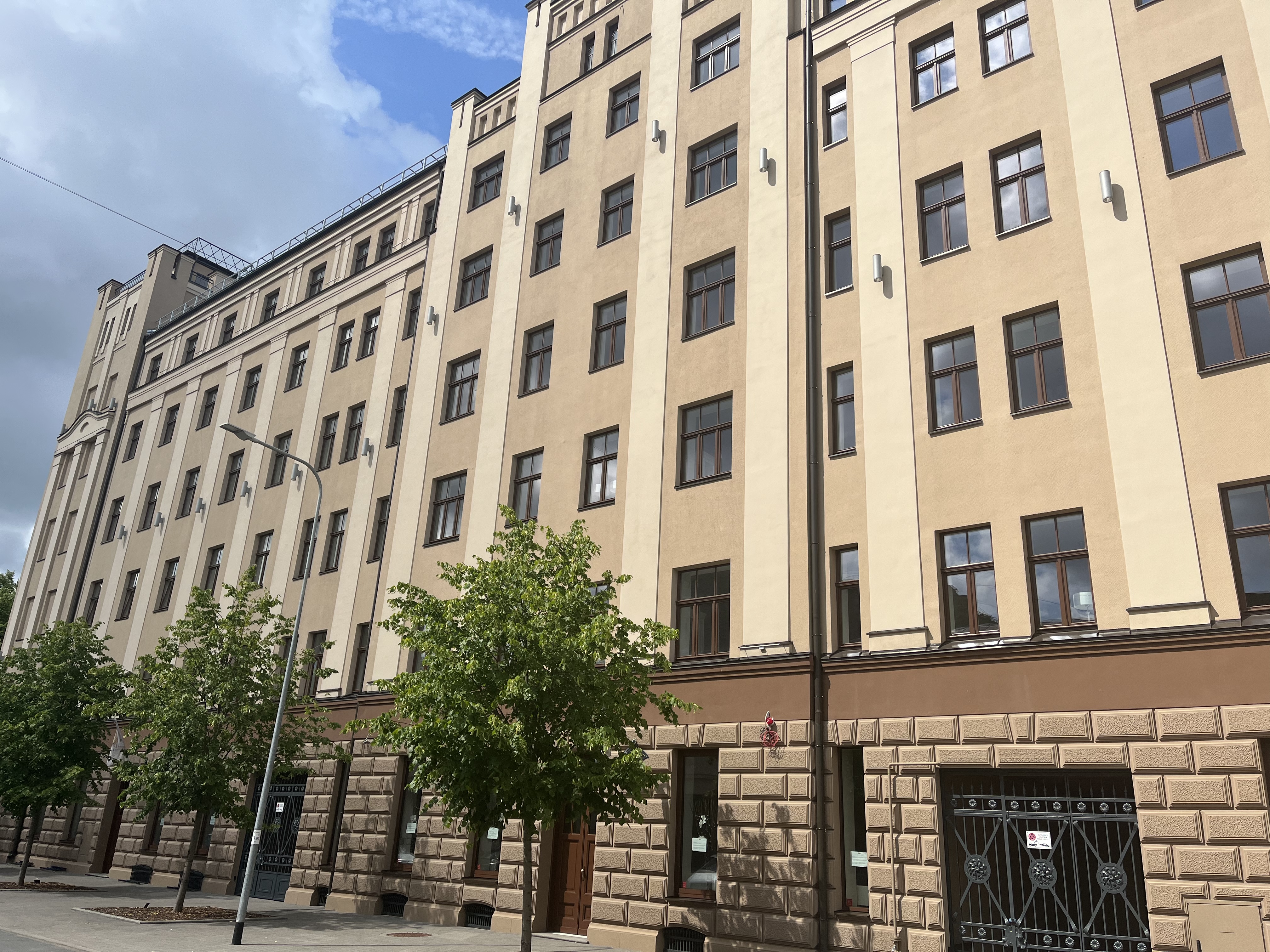 Iznomā noliktavu, Pernavas iela - Attēls 1