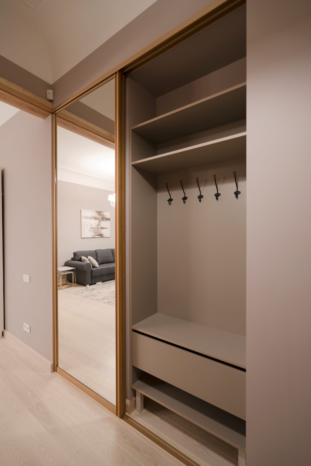 Apartment for rent, Dzirnavu street 31 - Image 1