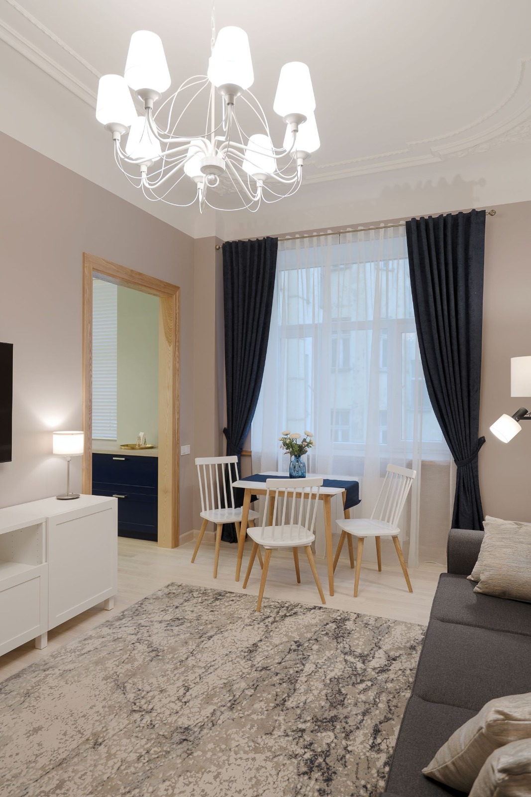 Apartment for rent, Dzirnavu street 31 - Image 1